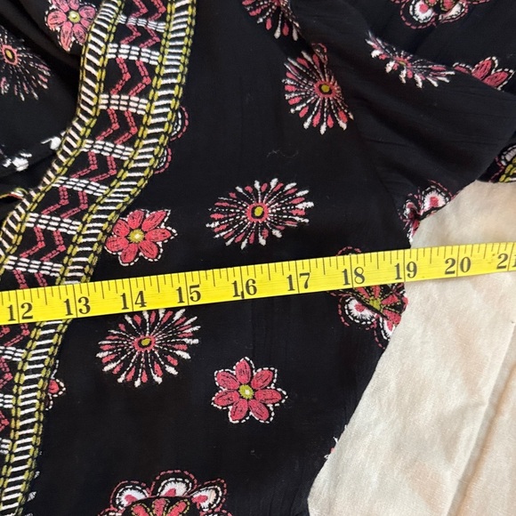 Floral Lace-Up Blouse in Black and Pink - Picture 12 of 13